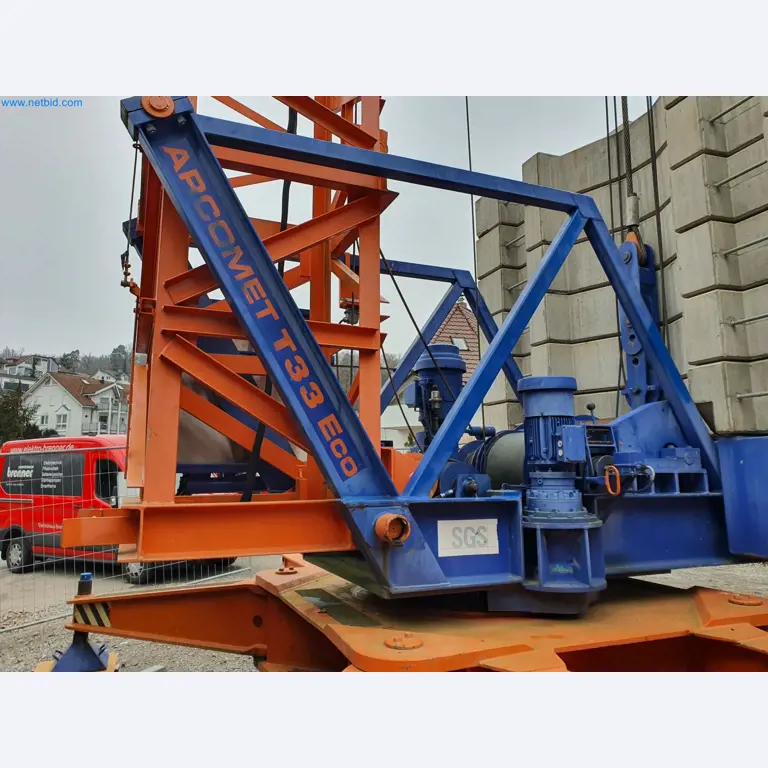 Maszyny budowlane, pojazdy, materiały szalunkowe i akcesoria z sektora budowlanego-24