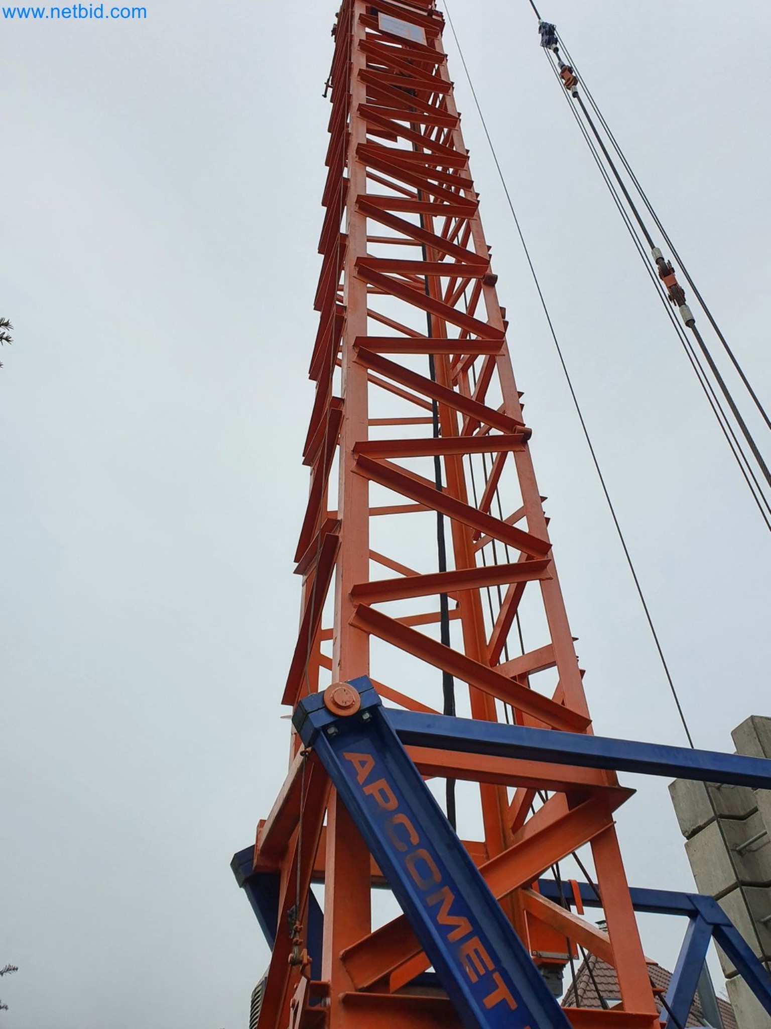 Maszyny budowlane, pojazdy, materiały szalunkowe i akcesoria z sektora budowlanego-25