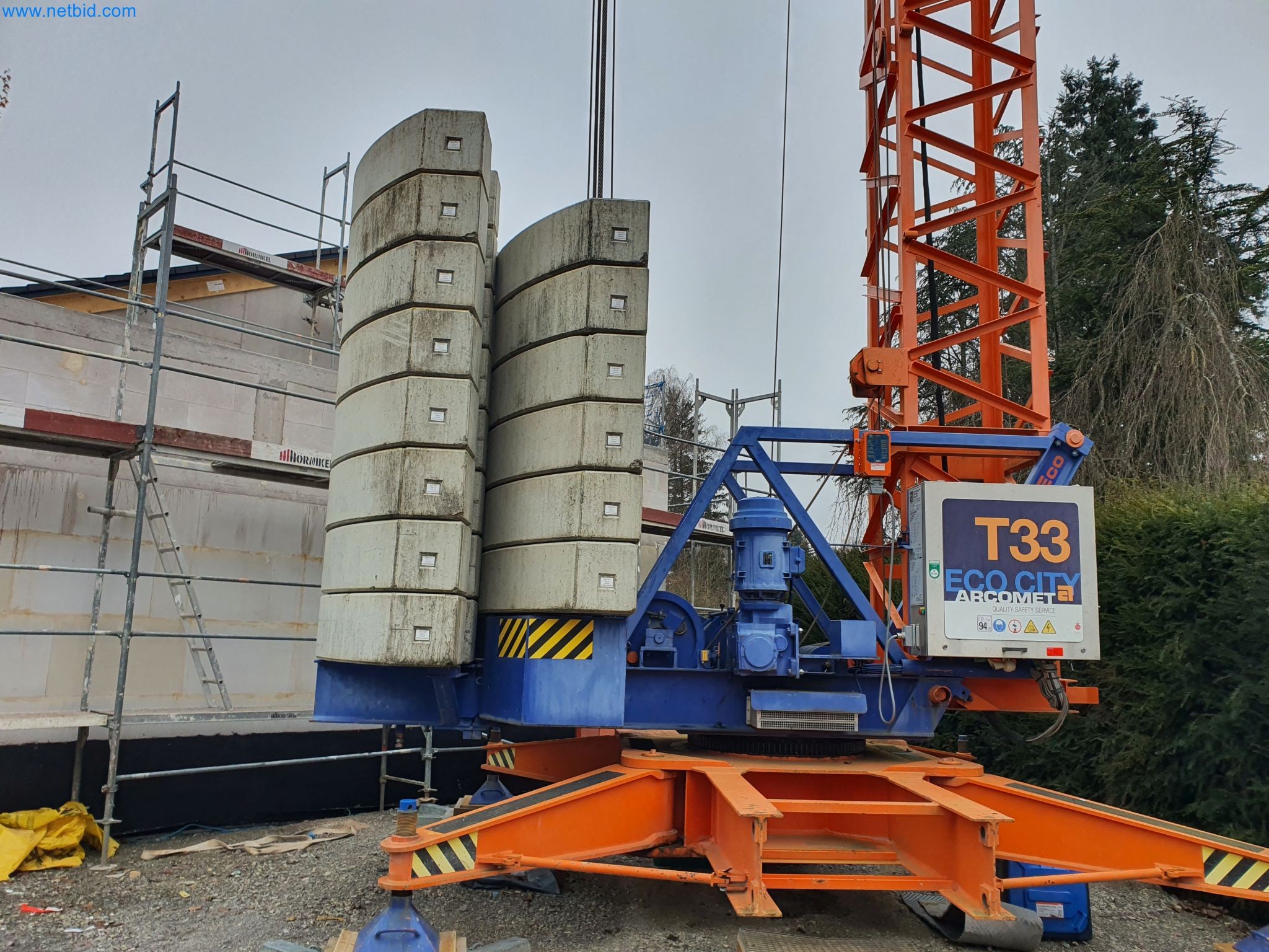 Maszyny budowlane, pojazdy, materiały szalunkowe i akcesoria z sektora budowlanego-2