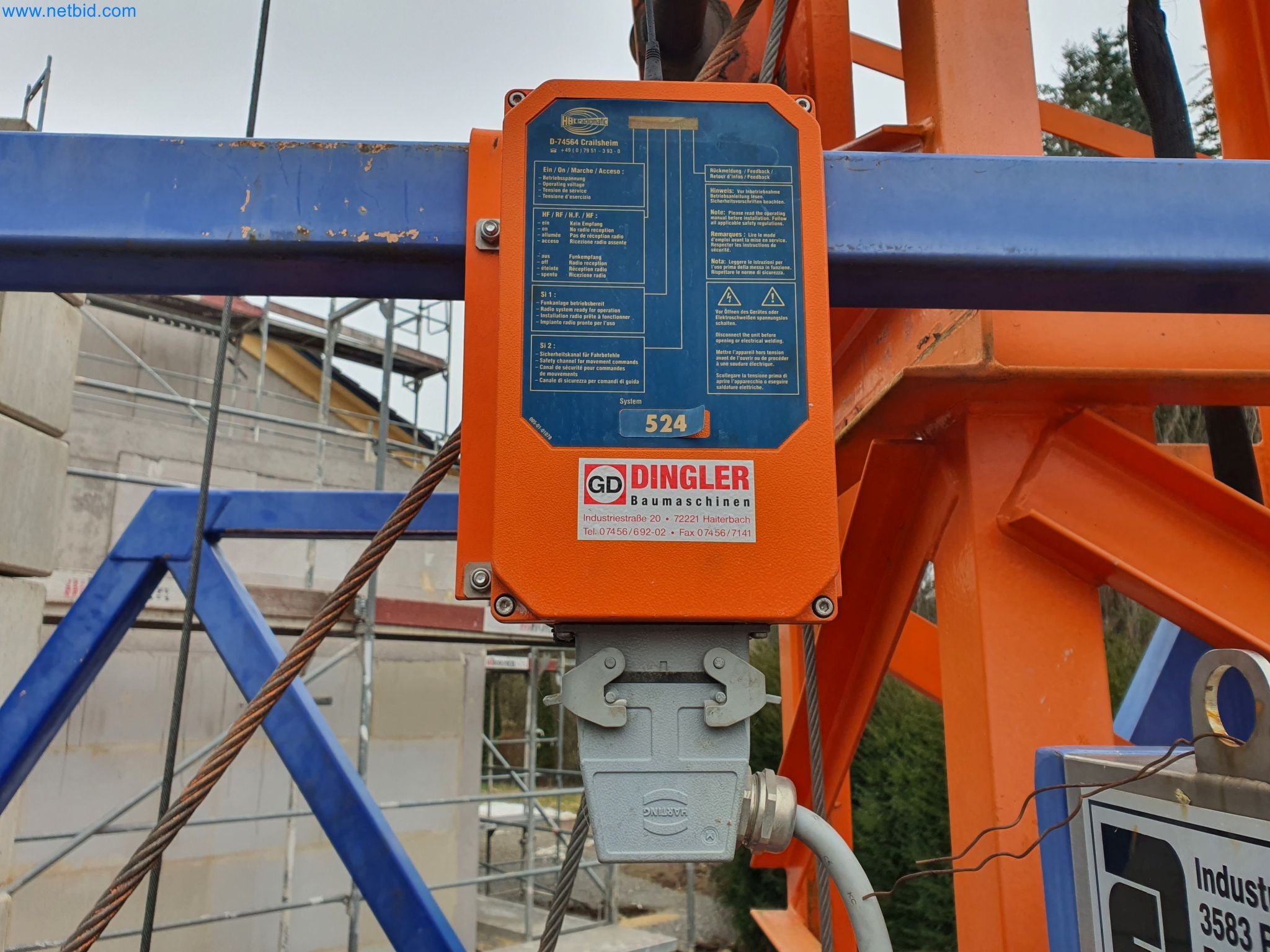 Maszyny budowlane, pojazdy, materiały szalunkowe i akcesoria z sektora budowlanego-9