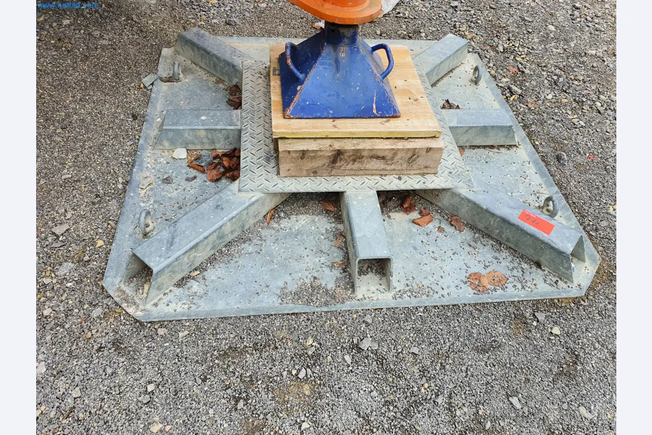 Baumaschinen, Fahrzeuge, Schalungsmaterial und Zubehör aus dem Bereich Hochbau-1