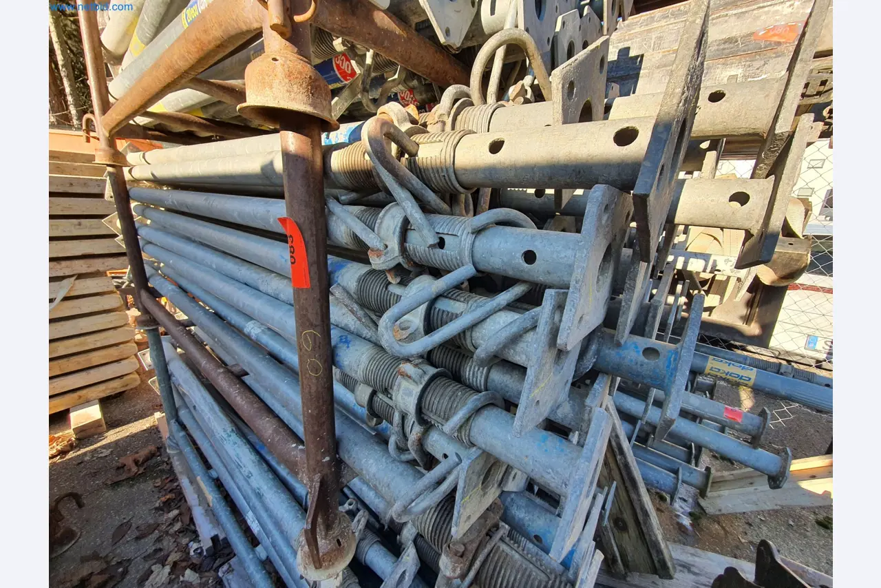 Maszyny budowlane, pojazdy, materiały szalunkowe i akcesoria z sektora budowlanego-2