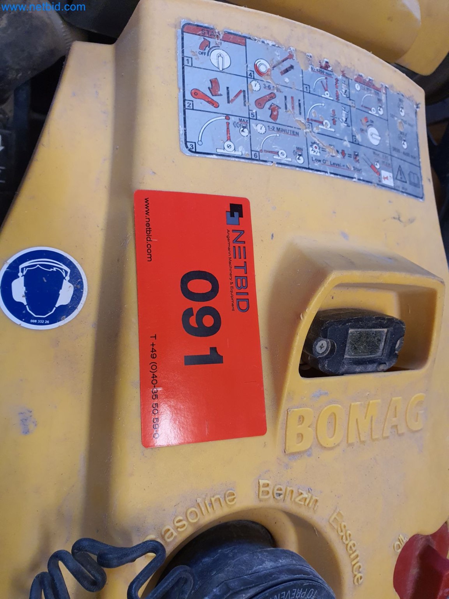 Maszyny budowlane, pojazdy, materiały szalunkowe i akcesoria z sektora budowlanego-3