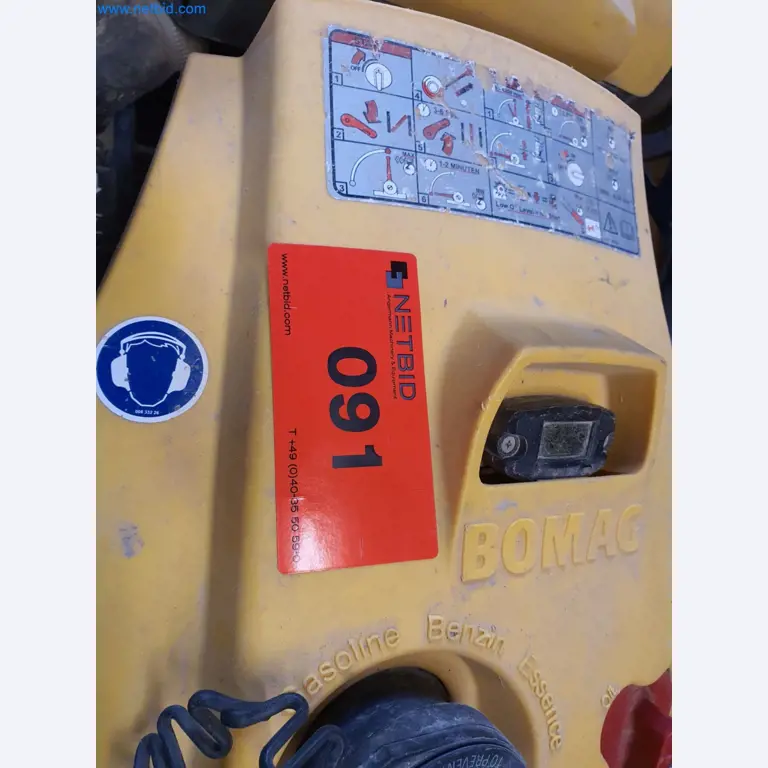 Maszyny budowlane, pojazdy, materiały szalunkowe i akcesoria z sektora budowlanego-3