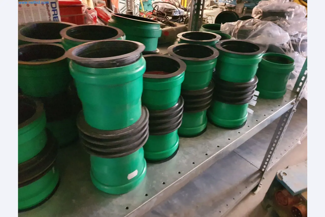 Maszyny budowlane, pojazdy, materiały szalunkowe i akcesoria z sektora budowlanego-11