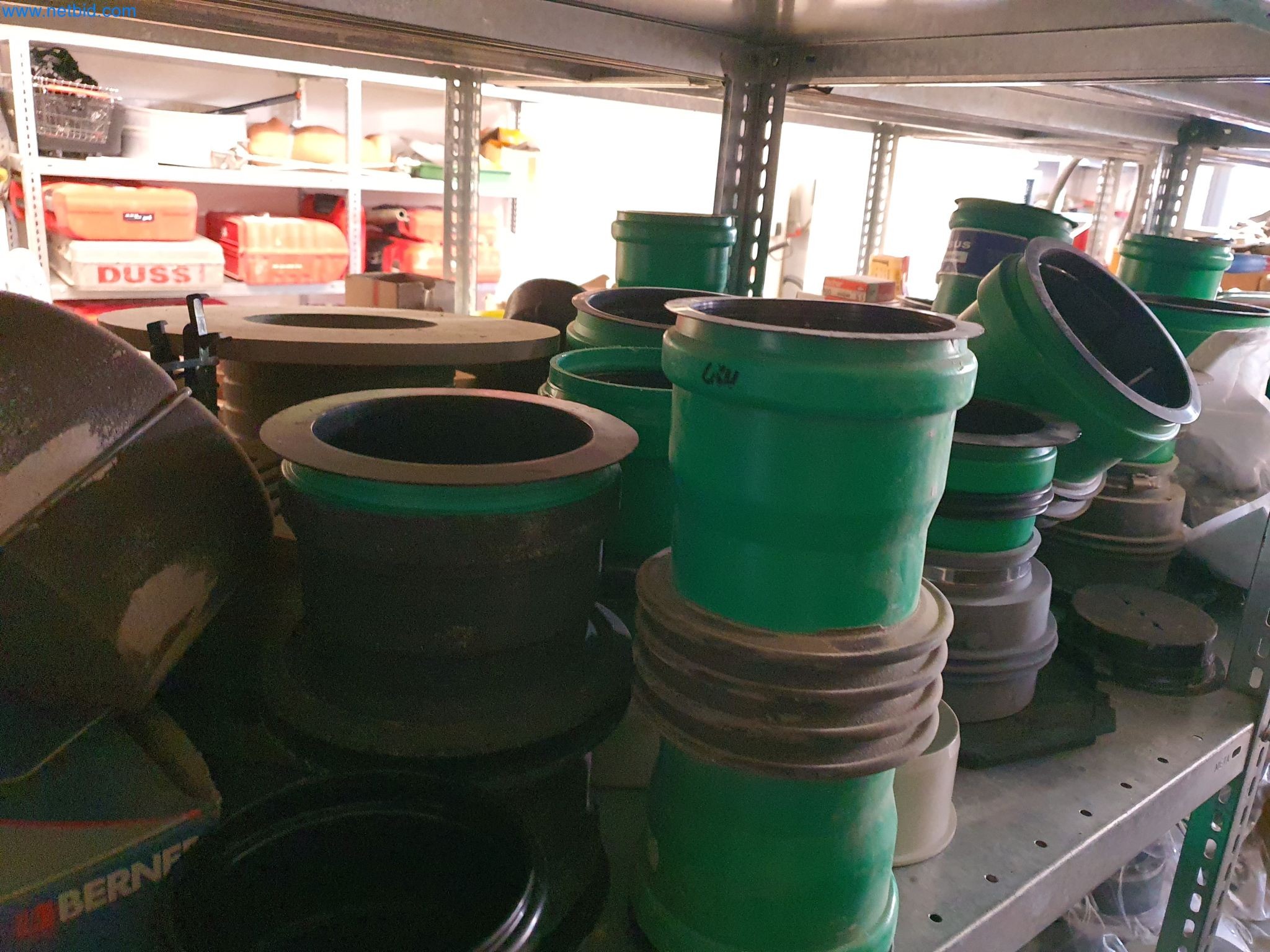 Maszyny budowlane, pojazdy, materiały szalunkowe i akcesoria z sektora budowlanego-12