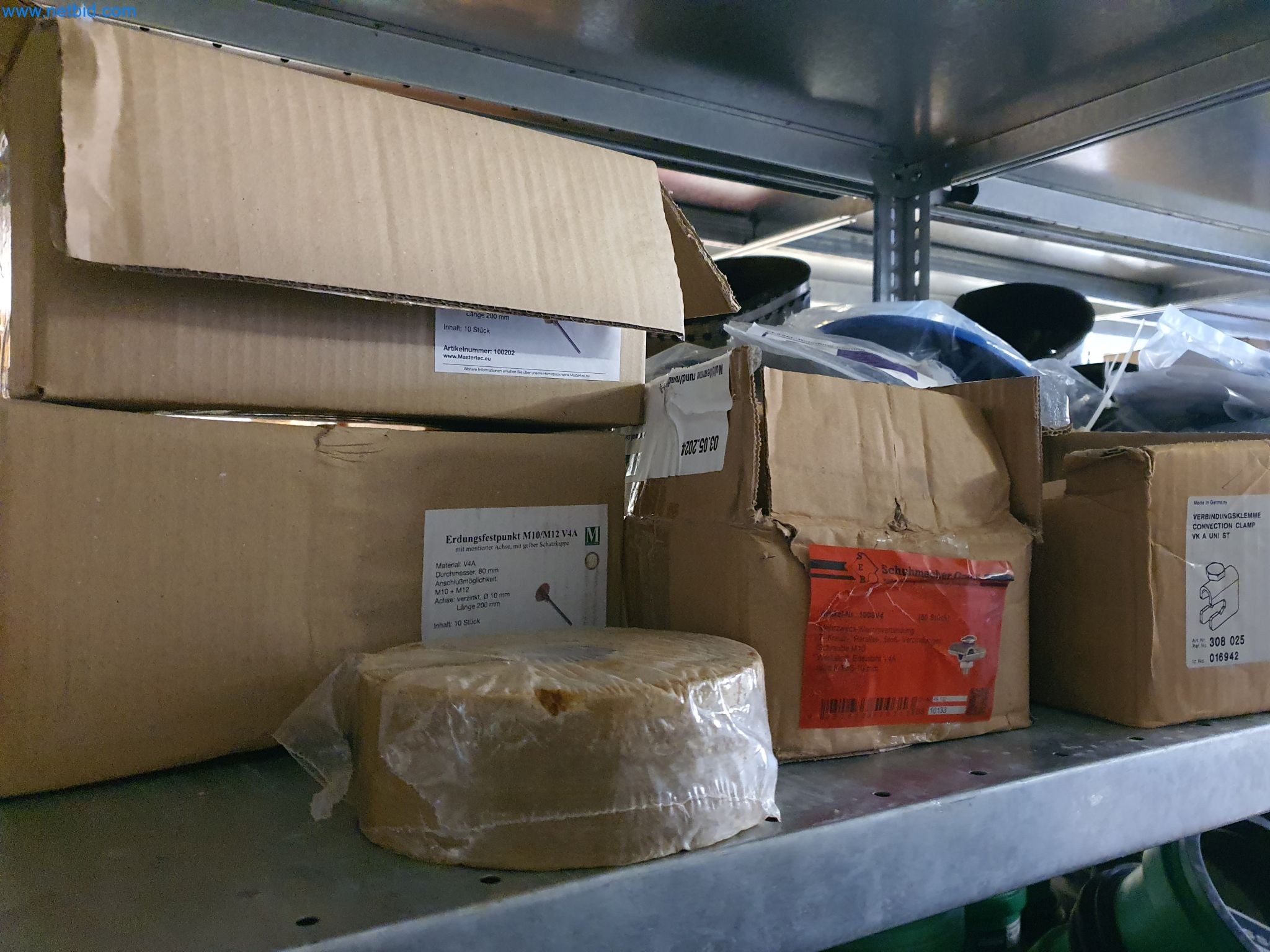 Maszyny budowlane, pojazdy, materiały szalunkowe i akcesoria z sektora budowlanego-13