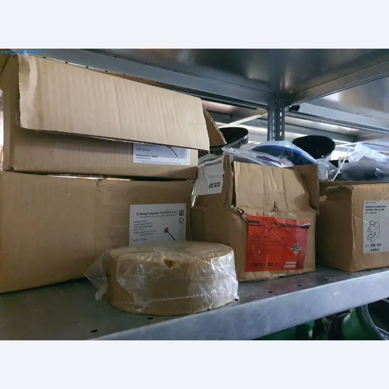 Maszyny budowlane, pojazdy, materiały szalunkowe i akcesoria z sektora budowlanego-13