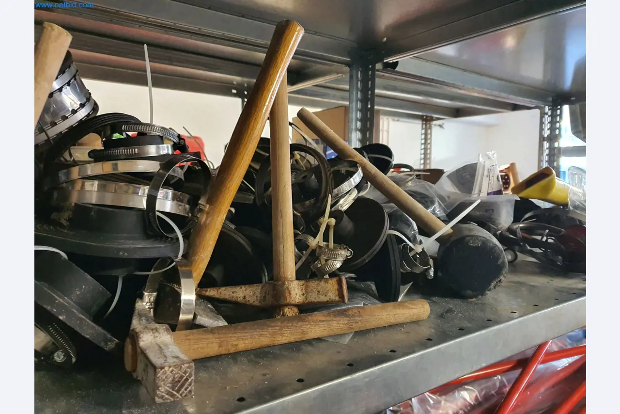 Maszyny budowlane, pojazdy, materiały szalunkowe i akcesoria z sektora budowlanego-14