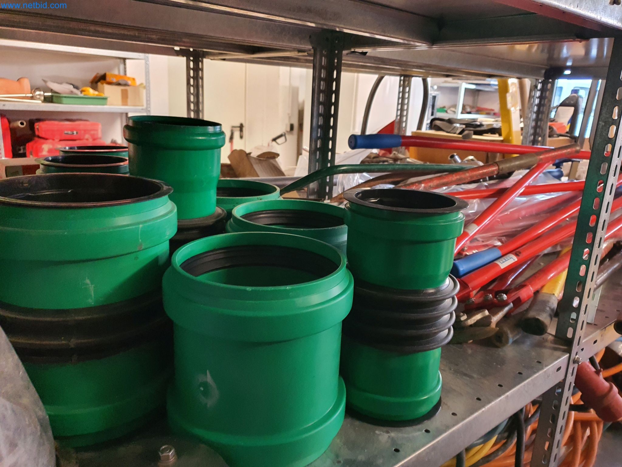 Maszyny budowlane, pojazdy, materiały szalunkowe i akcesoria z sektora budowlanego-15