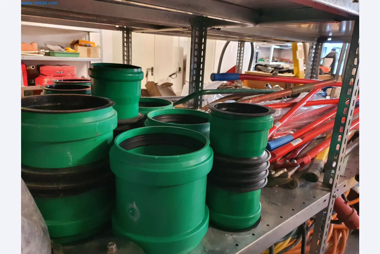 Maszyny budowlane, pojazdy, materiały szalunkowe i akcesoria z sektora budowlanego-15