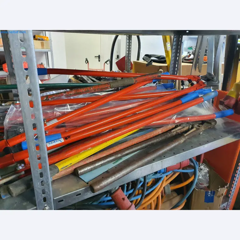 Maszyny budowlane, pojazdy, materiały szalunkowe i akcesoria z sektora budowlanego-16