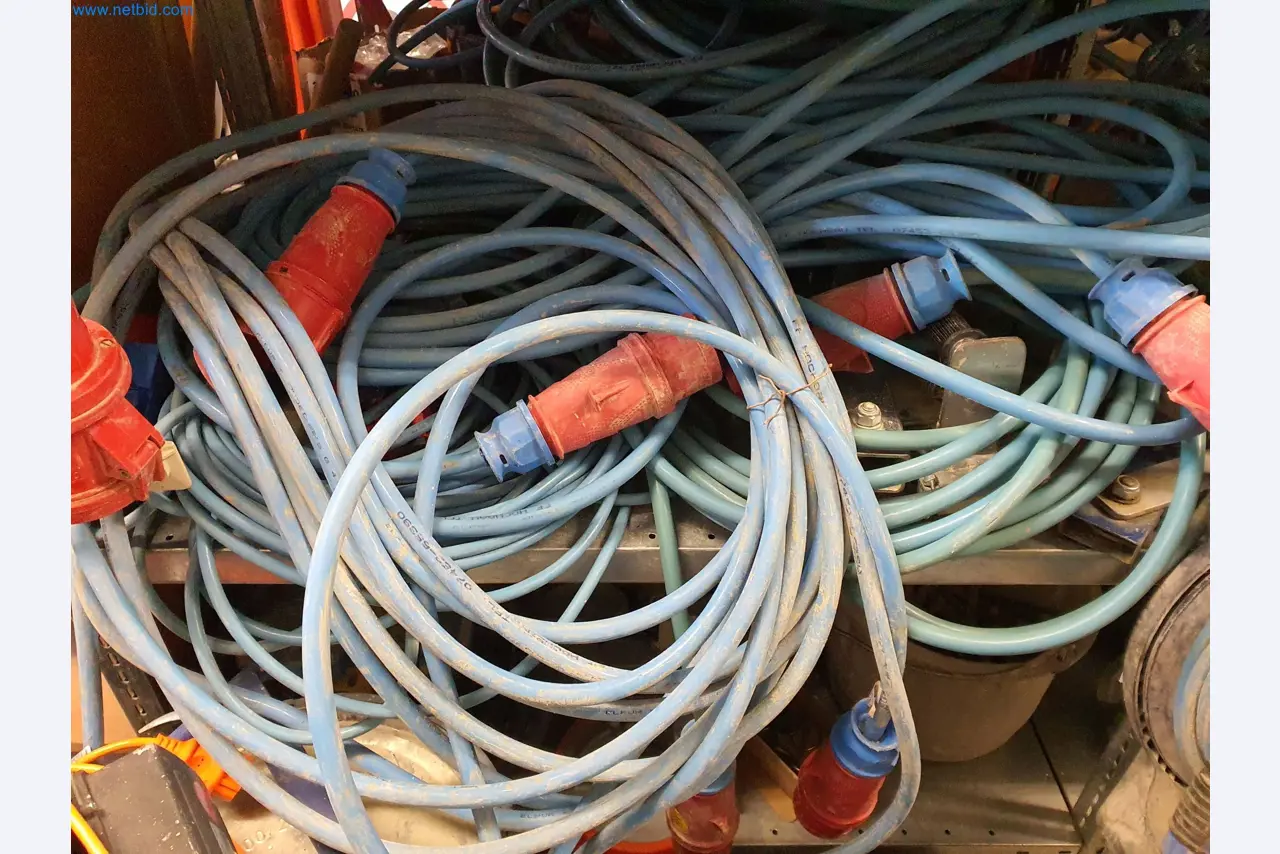 Maszyny budowlane, pojazdy, materiały szalunkowe i akcesoria z sektora budowlanego-2