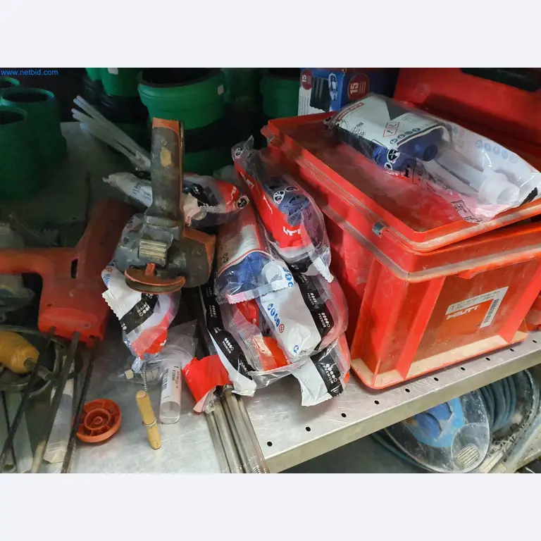 Maszyny budowlane, pojazdy, materiały szalunkowe i akcesoria z sektora budowlanego-4