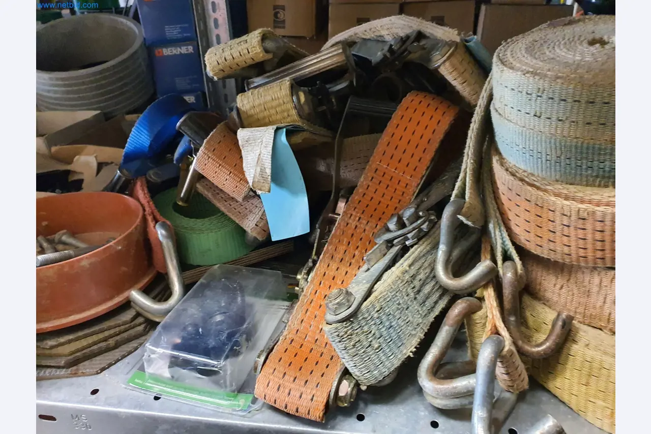 Maszyny budowlane, pojazdy, materiały szalunkowe i akcesoria z sektora budowlanego-5