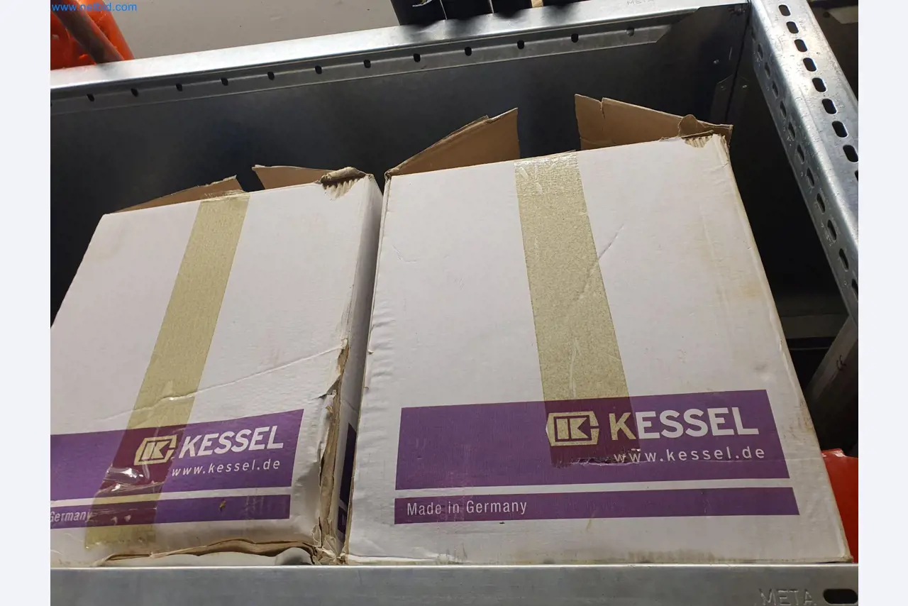 Maszyny budowlane, pojazdy, materiały szalunkowe i akcesoria z sektora budowlanego-6