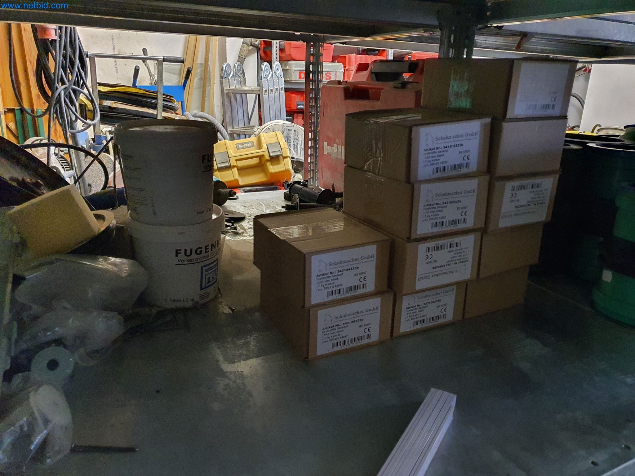 Maszyny budowlane, pojazdy, materiały szalunkowe i akcesoria z sektora budowlanego-8