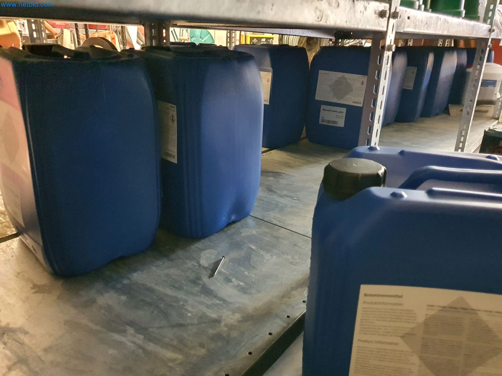 Maszyny budowlane, pojazdy, materiały szalunkowe i akcesoria z sektora budowlanego-9