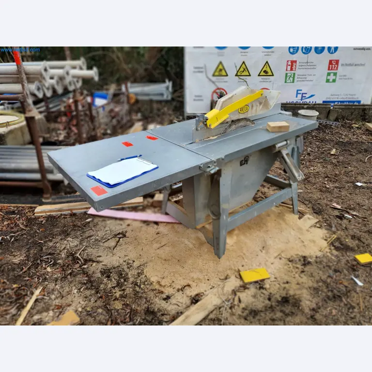 Baumaschinen, Fahrzeuge, Schalungsmaterial und Zubehör aus dem Bereich Hochbau-1