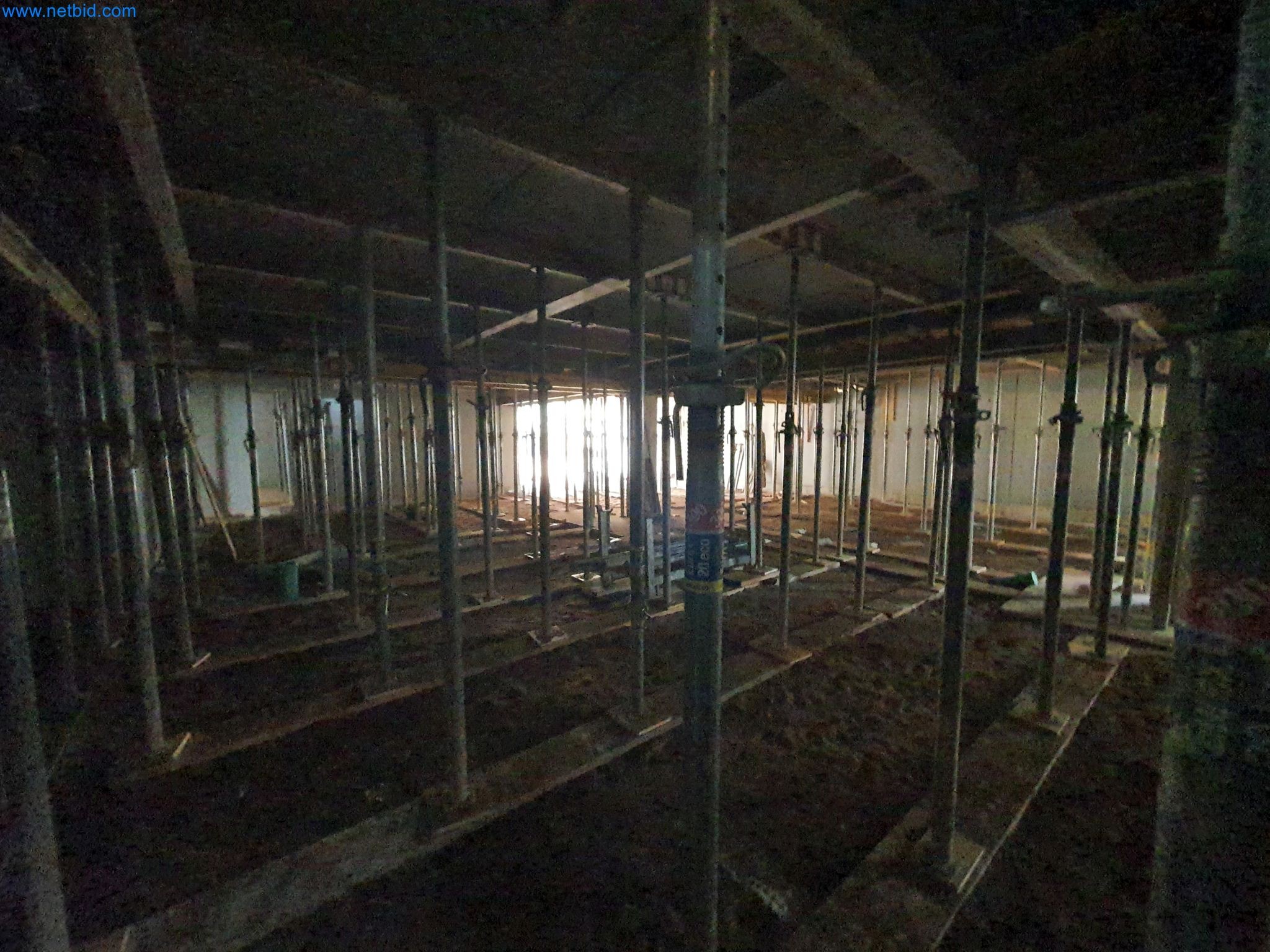 Stavební stroje, vozidla, bednicí materiál a příslušenství z oblasti stavebnictví-10