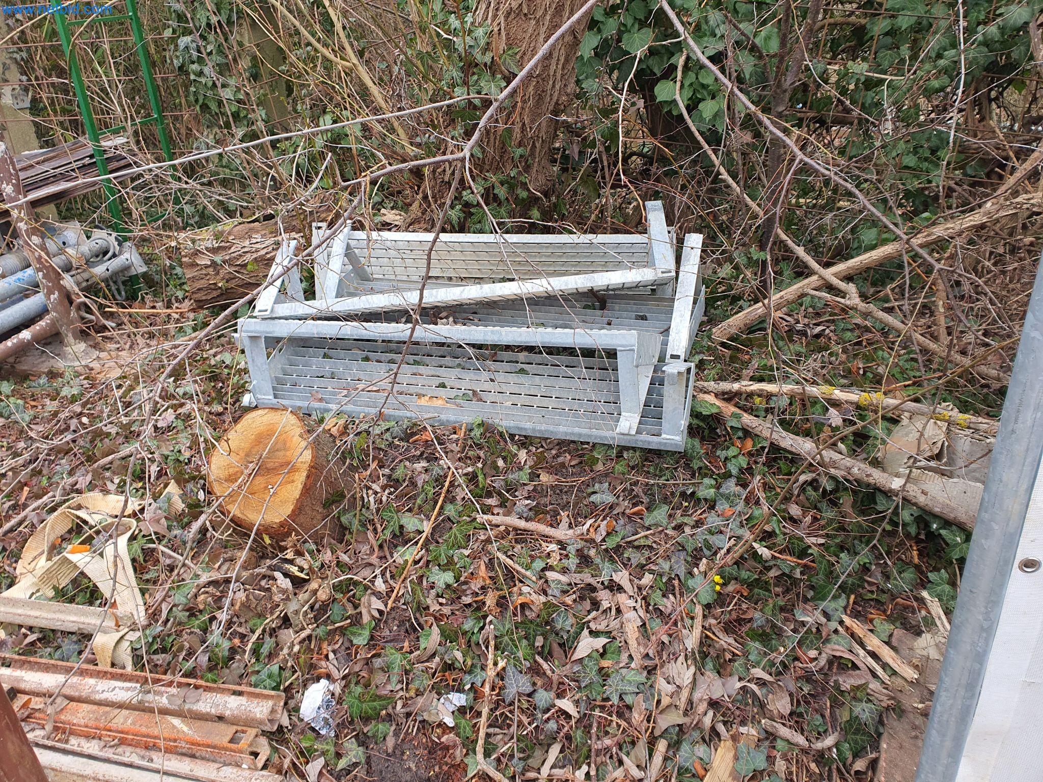 Stavební stroje, vozidla, bednicí materiál a příslušenství z oblasti stavebnictví-3