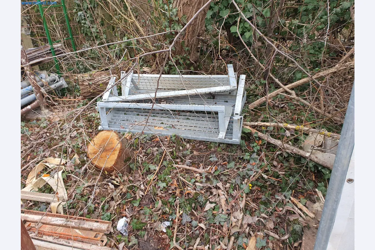 Baumaschinen, Fahrzeuge, Schalungsmaterial und Zubehör aus dem Bereich Hochbau-3