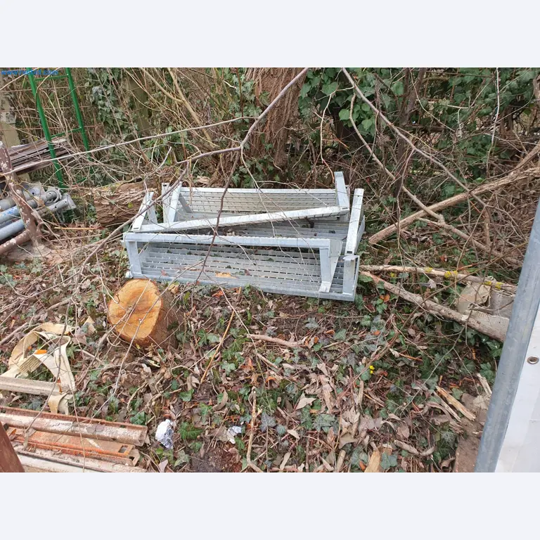 Baumaschinen, Fahrzeuge, Schalungsmaterial und Zubehör aus dem Bereich Hochbau-3