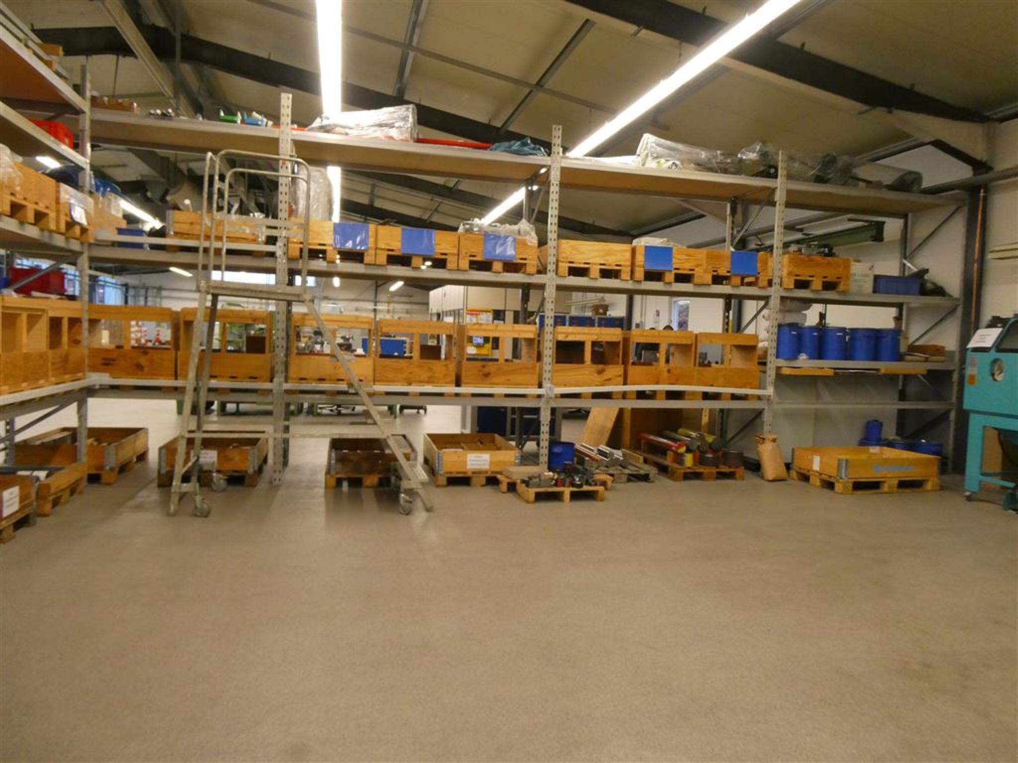 Machines from the mechanical engineering sector-19