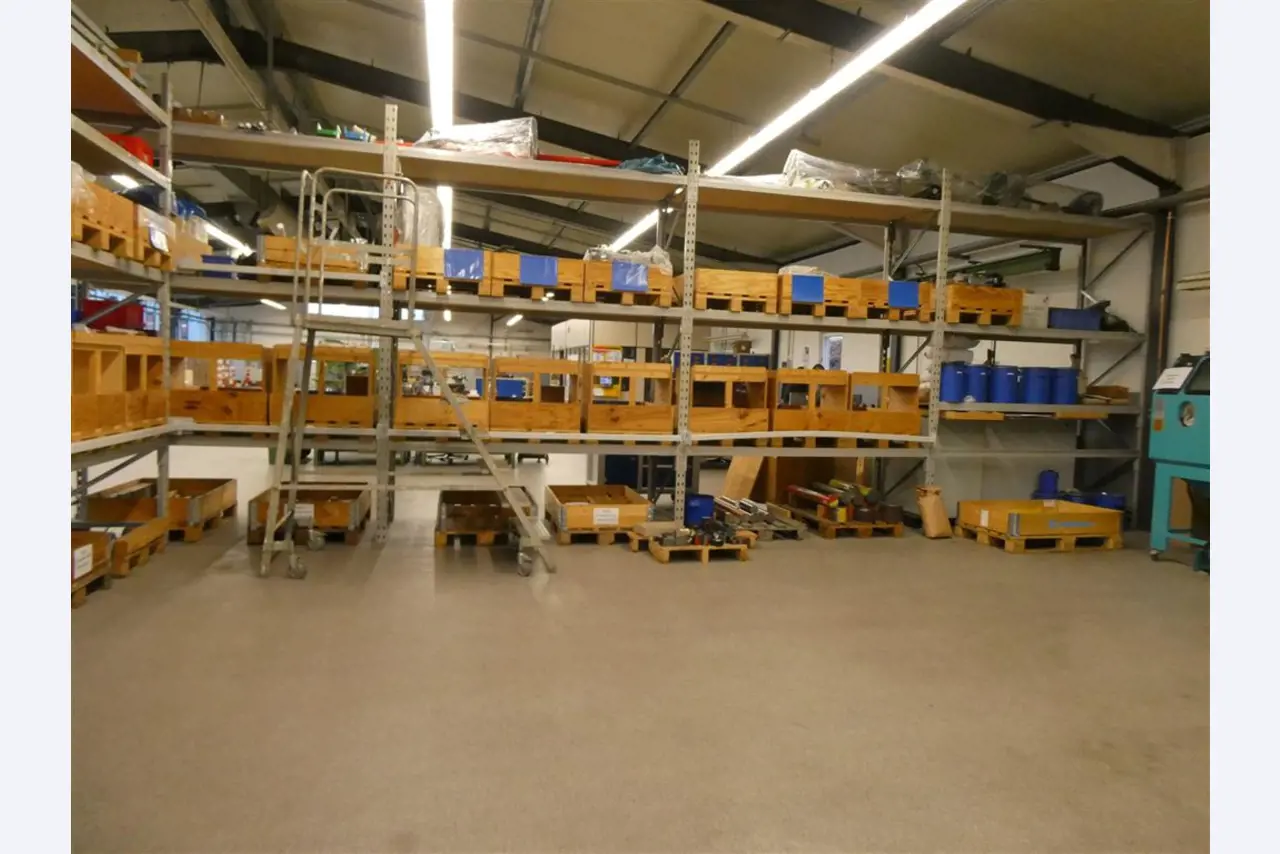 Machines from the mechanical engineering sector-19