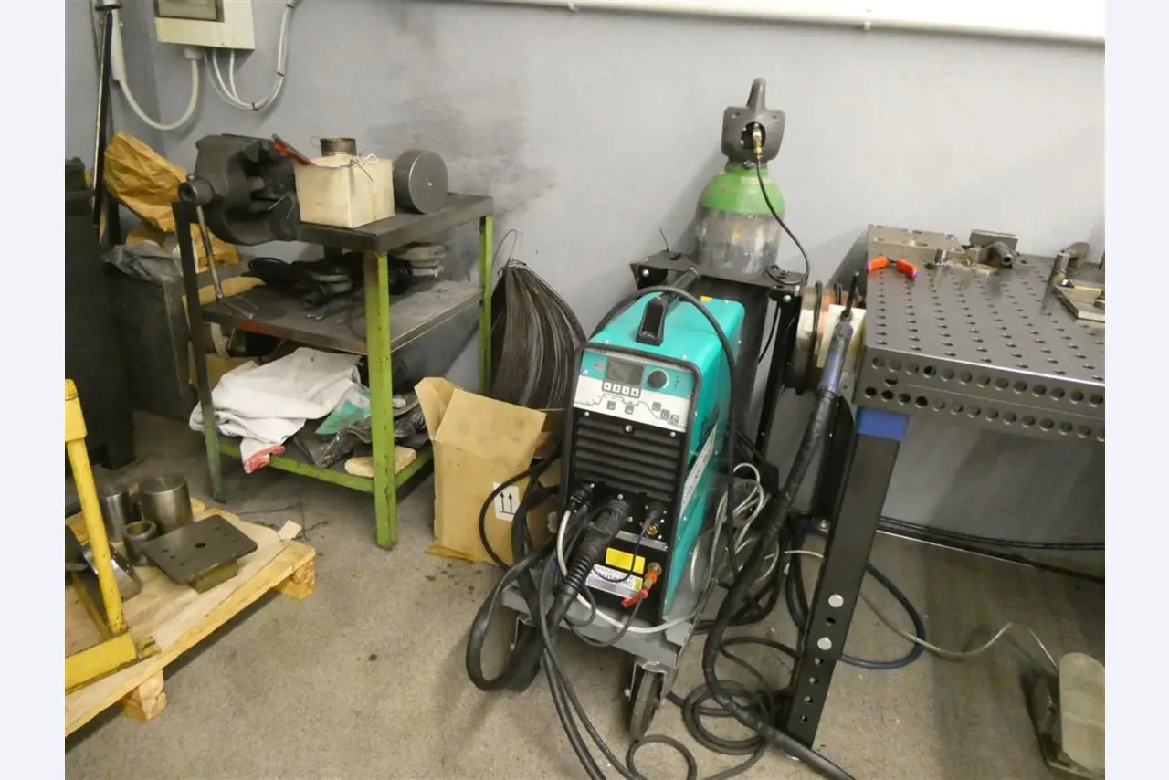 Machines from the mechanical engineering sector-21