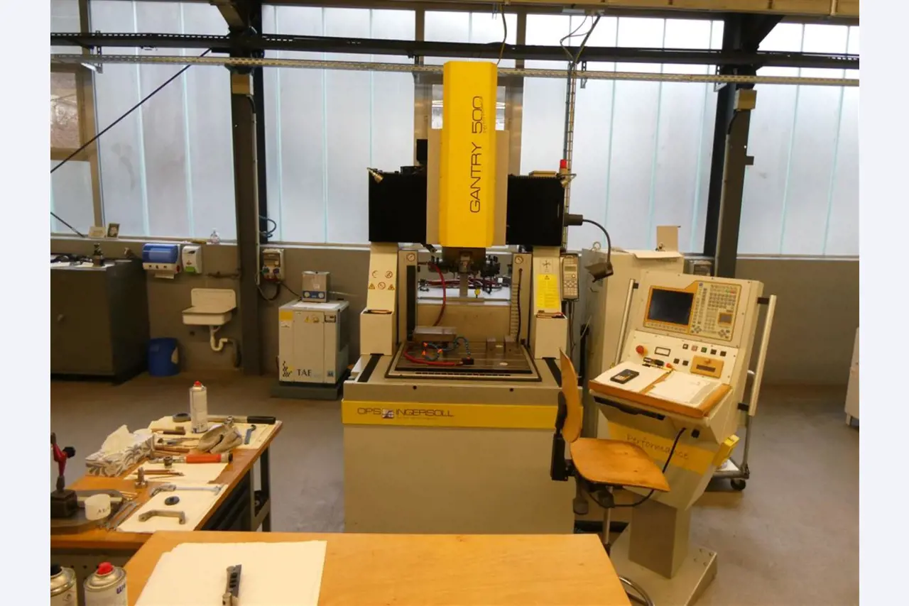 Machines from the mechanical engineering sector-4