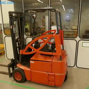 Elektro-Dreiradstapler (spätere Freigabe) Linde E15Z-02