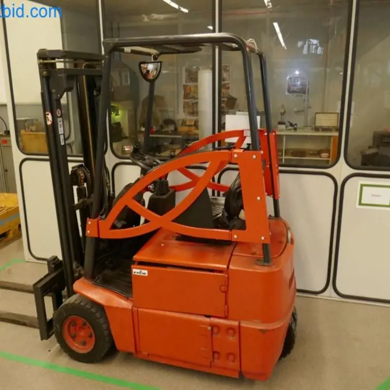 Elektro-Dreiradstapler (spätere Freigabe) Linde E15Z-02