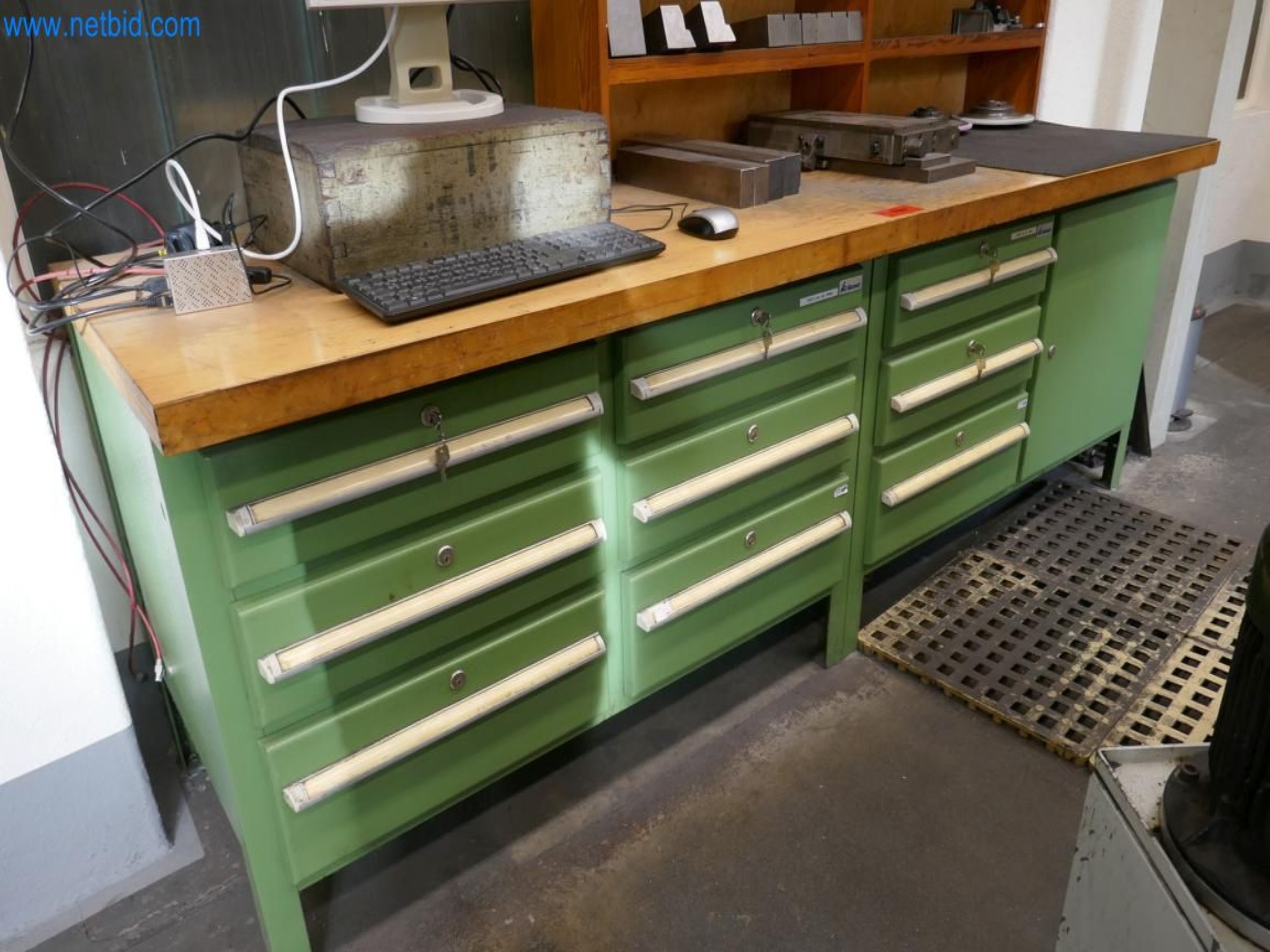 Stroje pro výrobu forem-1