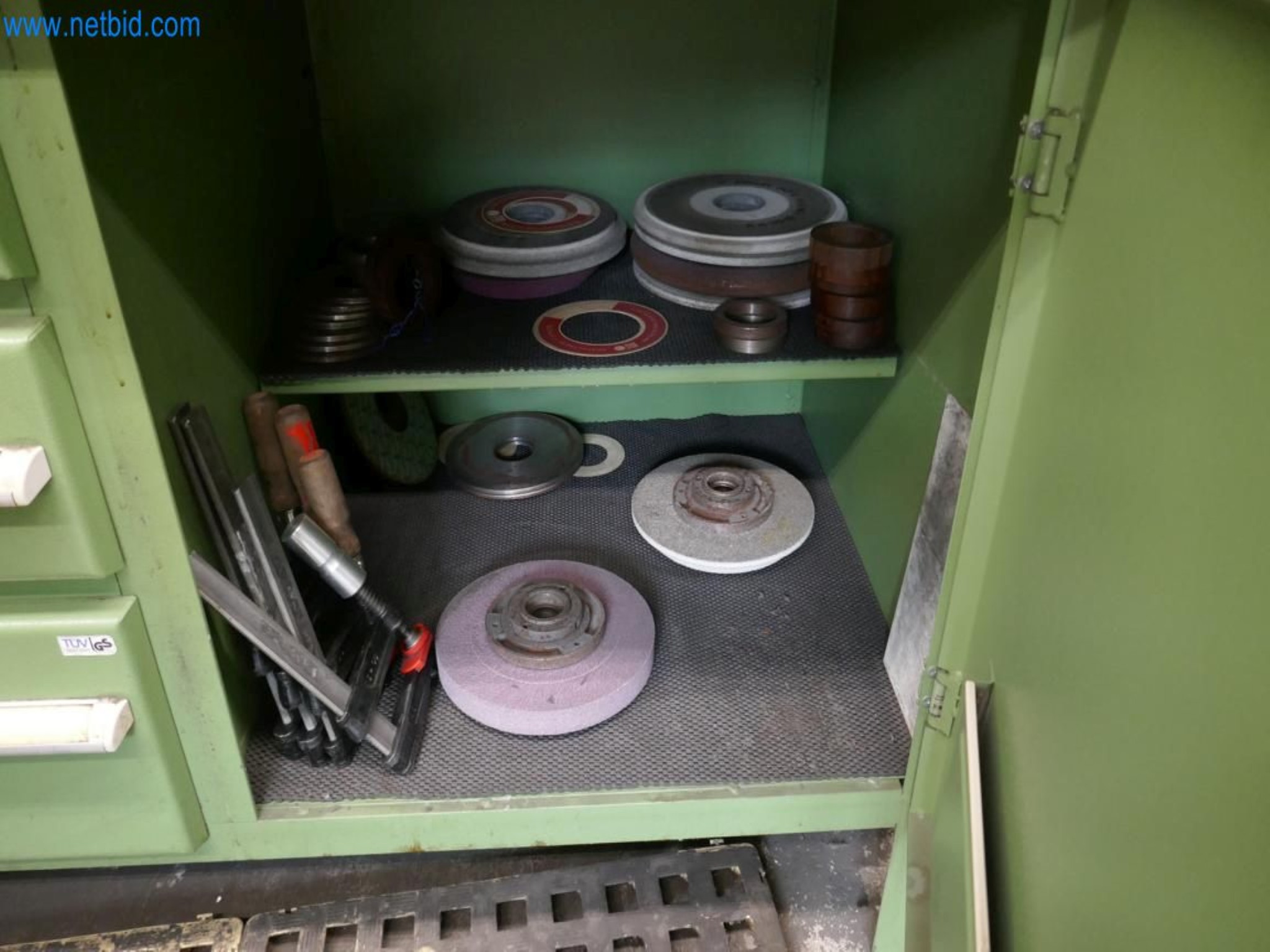 Stroje pro výrobu forem-3