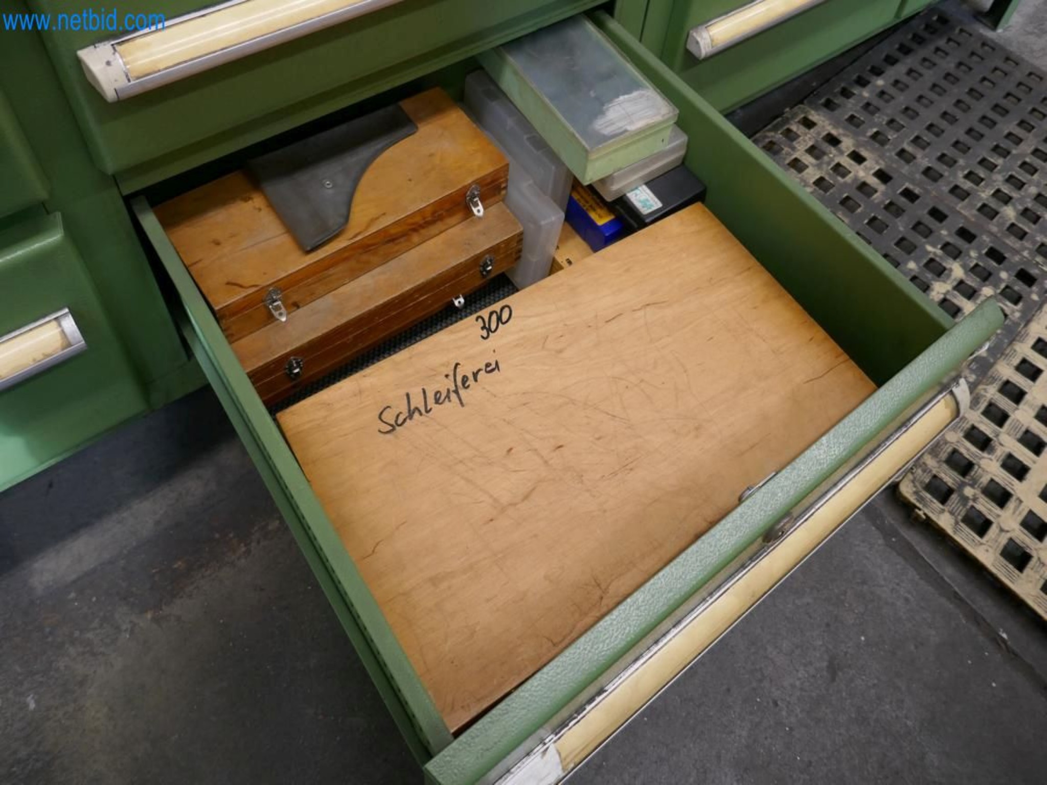 Stroje pro výrobu forem-5