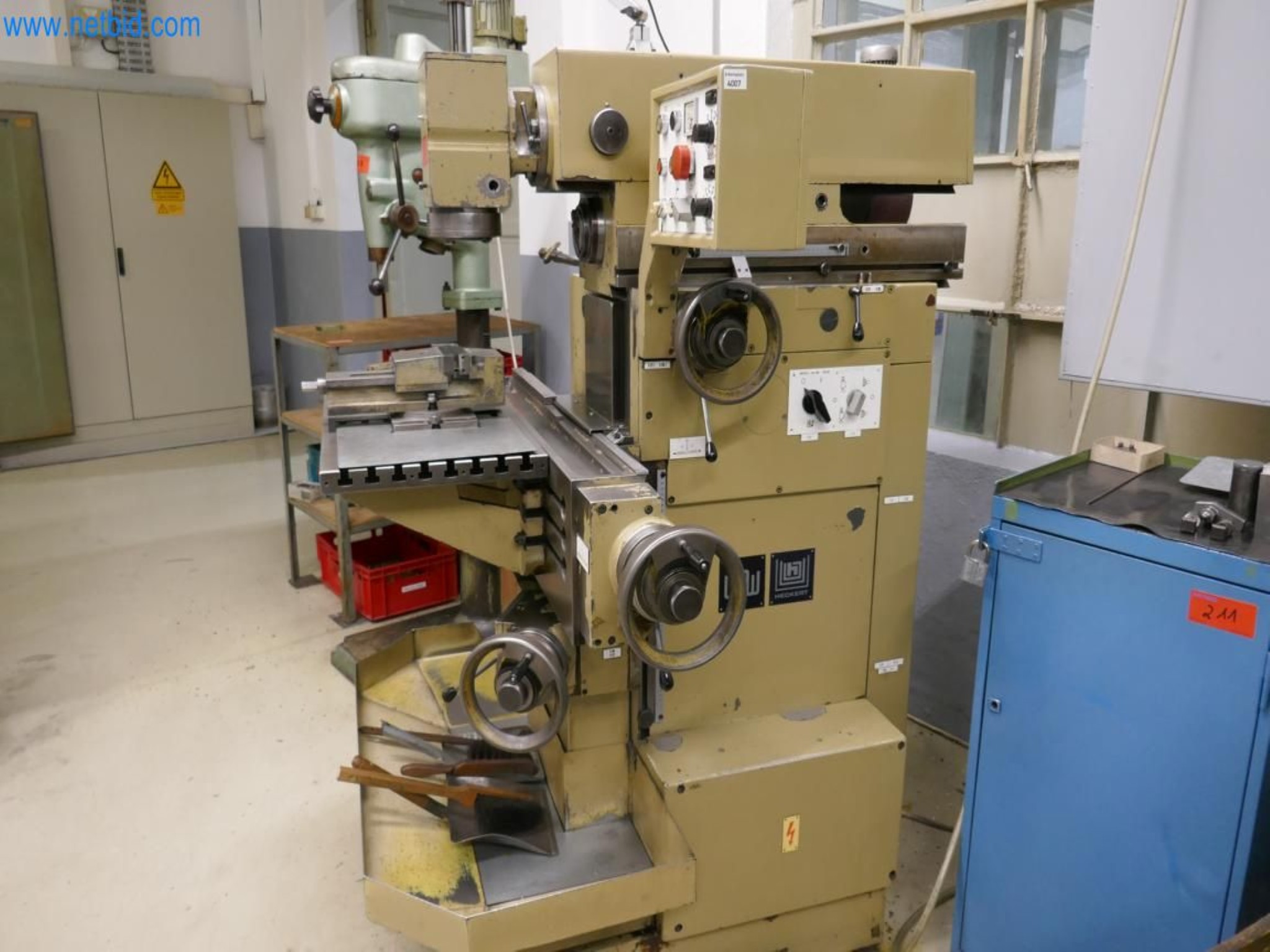 Machines du domaine de la construction de moules-4