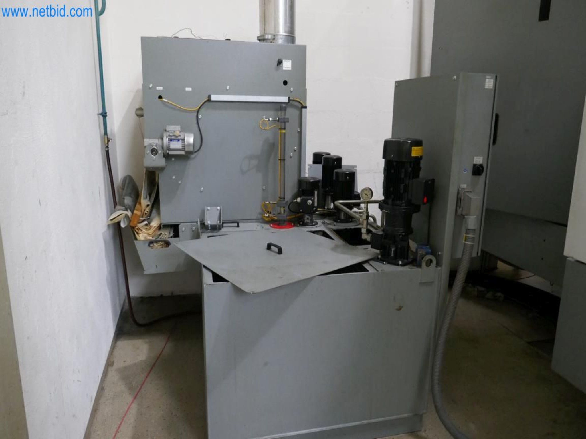 Machines du domaine de la construction de moules-11