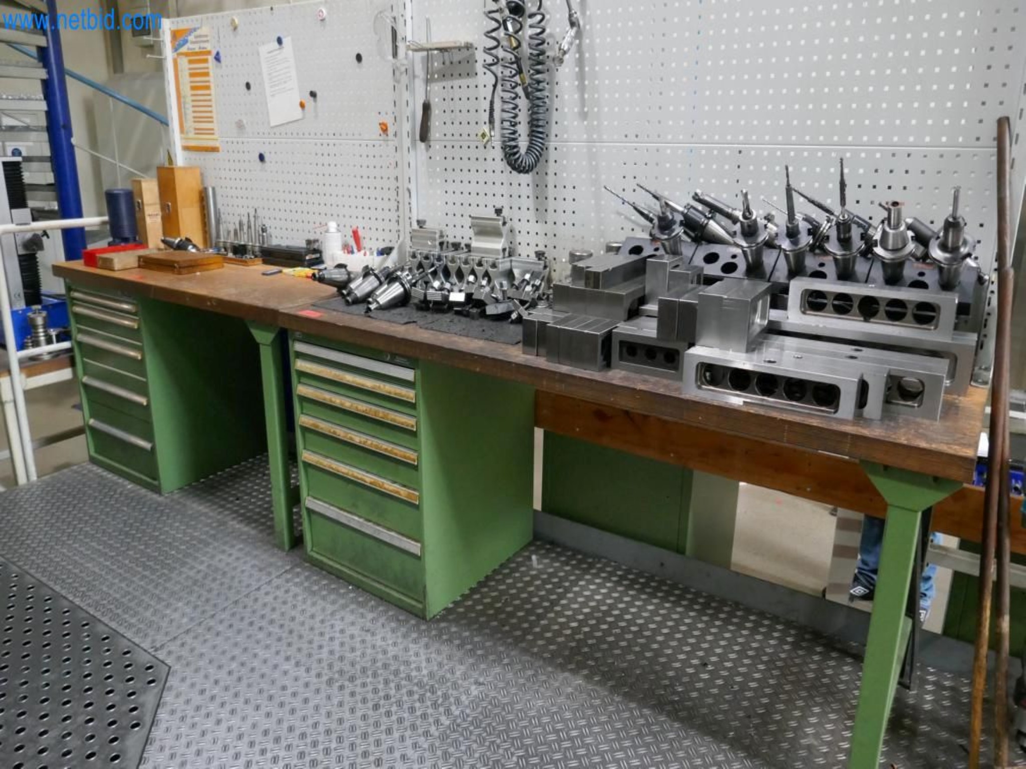 Machines du domaine de la construction de moules-13