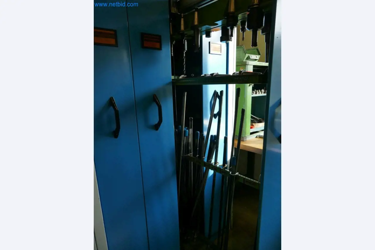 Machines du domaine de la construction de moules-10