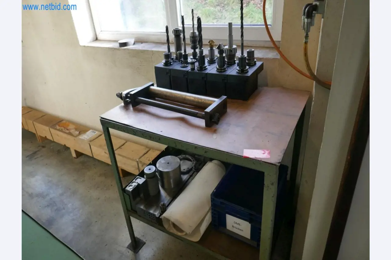 Machines du domaine de la construction de moules-12