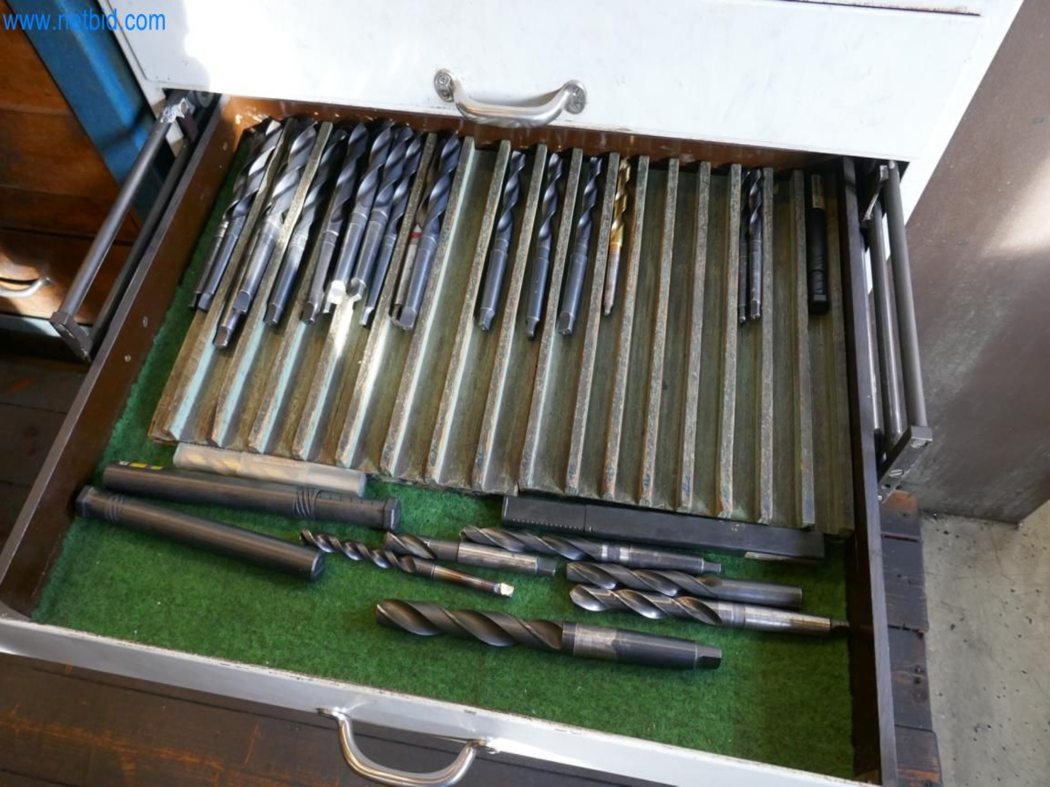 Machines from the mold making sector-10