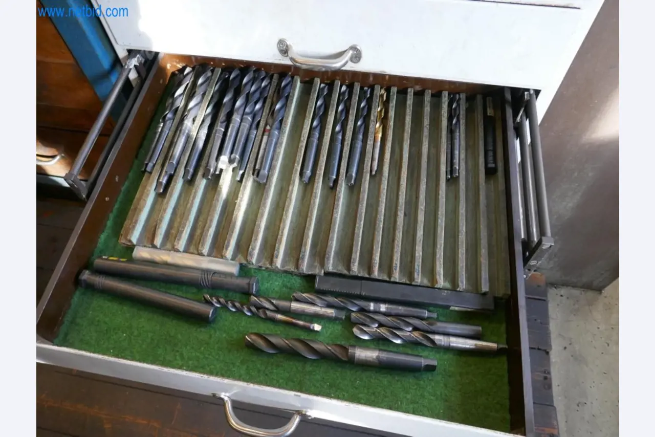 Machines du domaine de la construction de moules-10