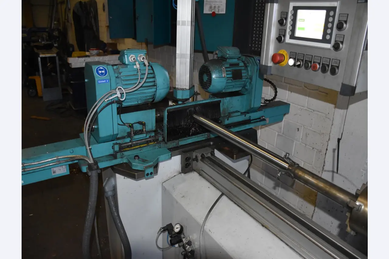HURCO 5-axis machining center-7