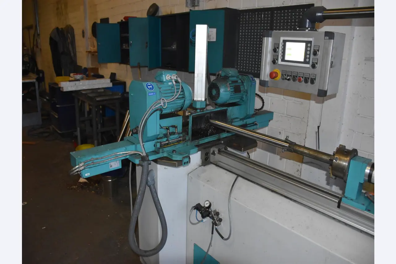 HURCO 5-axis machining center-8
