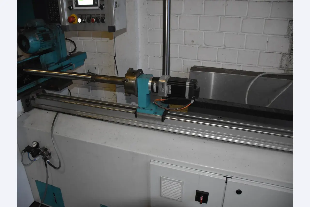 HURCO 5-axis machining center-9