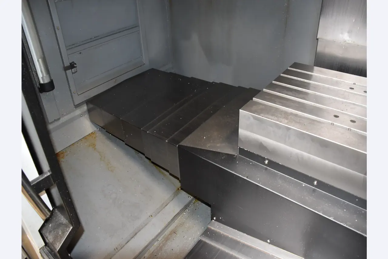 HURCO 5-axis machining center-10