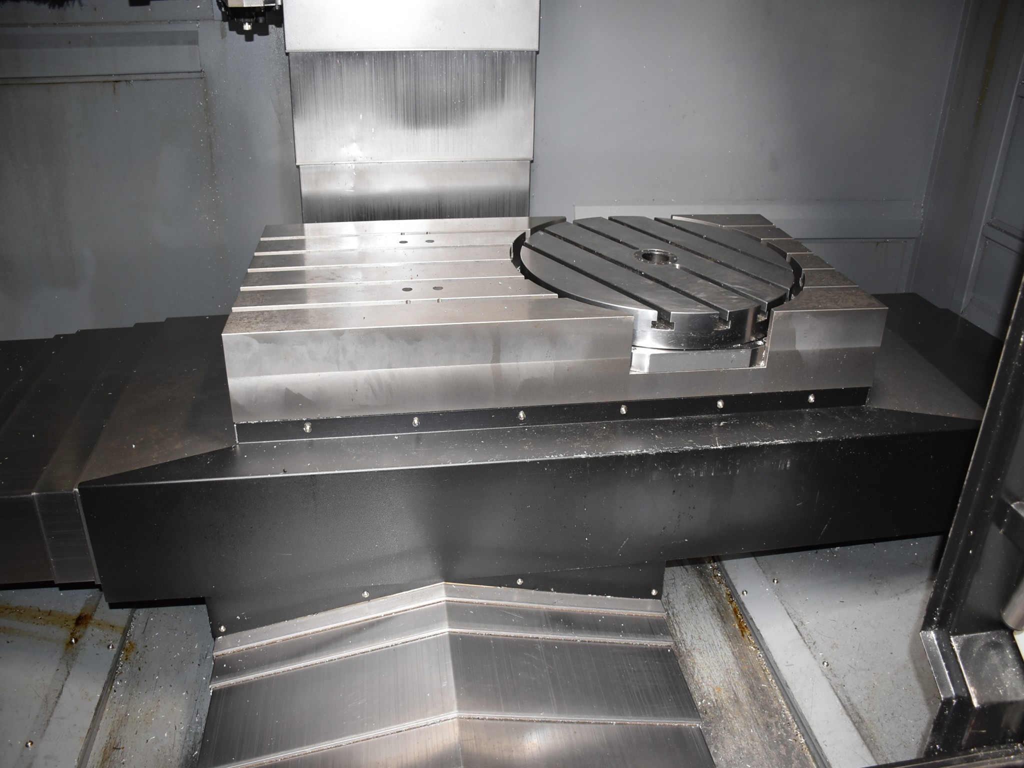 HURCO 5-axis machining center-13