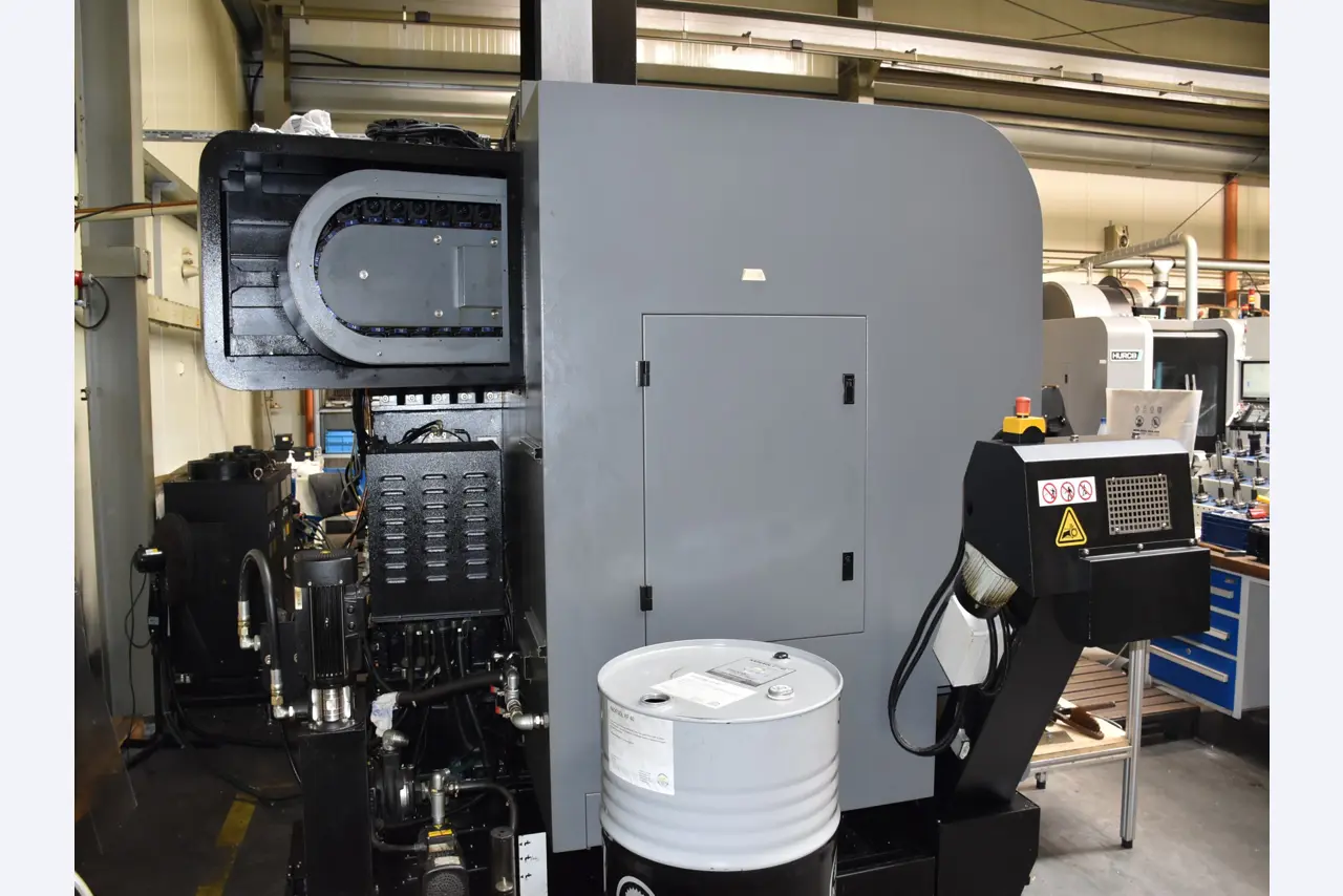 HURCO 5-axis machining center-5