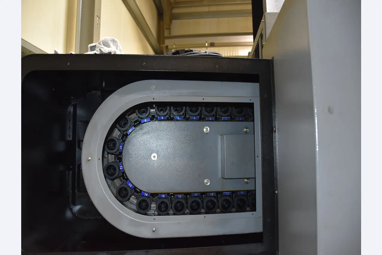 HURCO 5-axis machining center-6